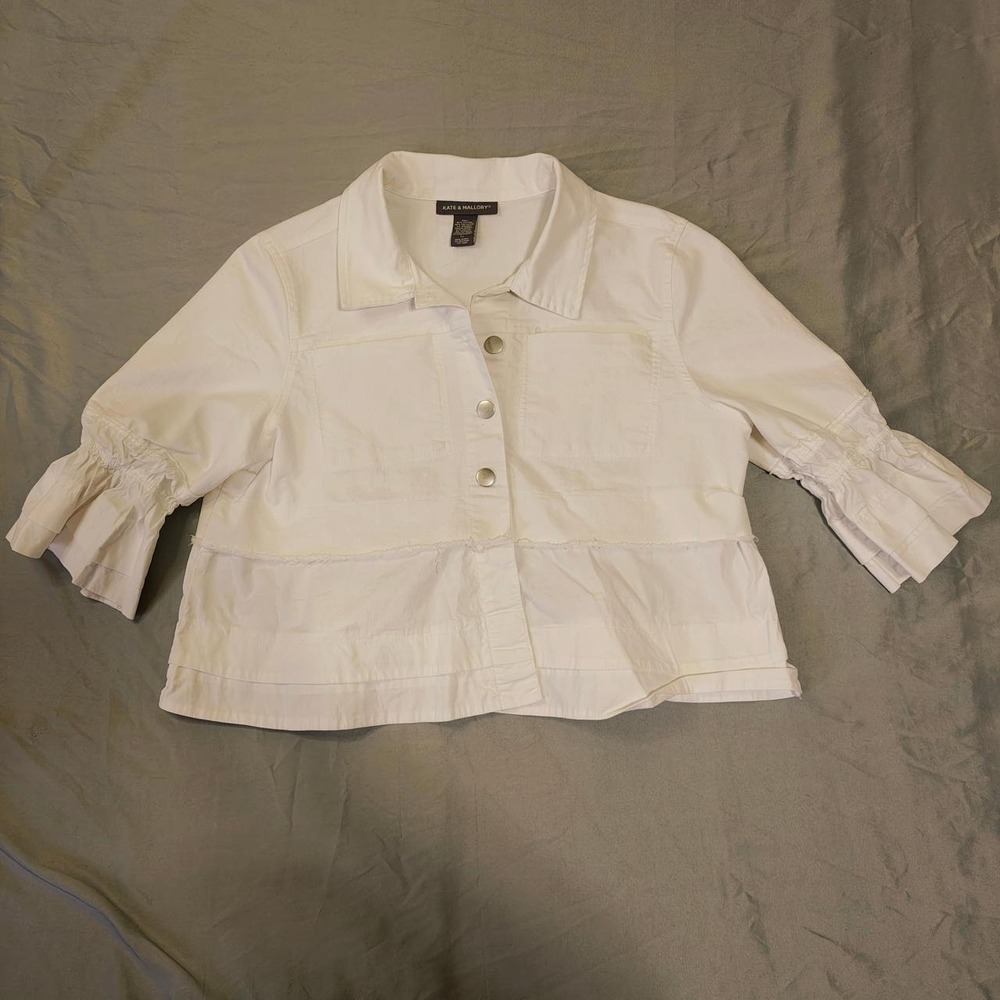 Kate & Mallory Women XL White Ruffle Sleeve Button Up Blouse 63263EV